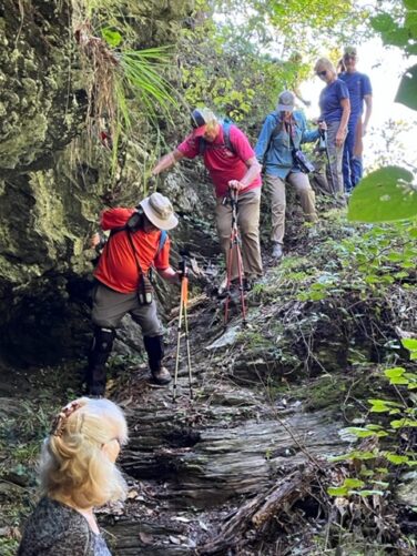 Hiking Down the Ridge_4414